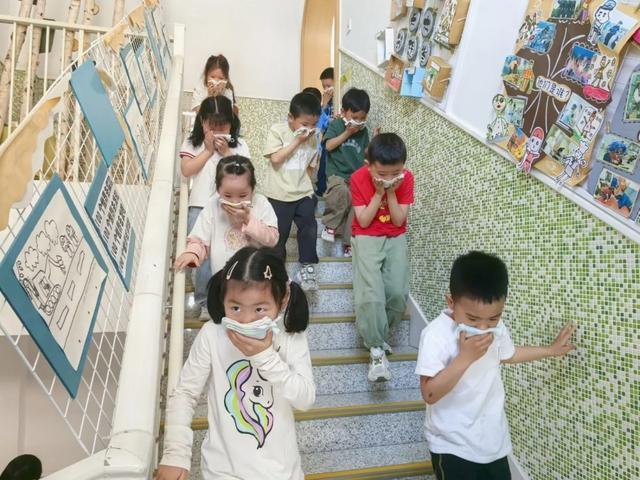 幼教集团融创创瑾园幼儿园开展消防安全演练